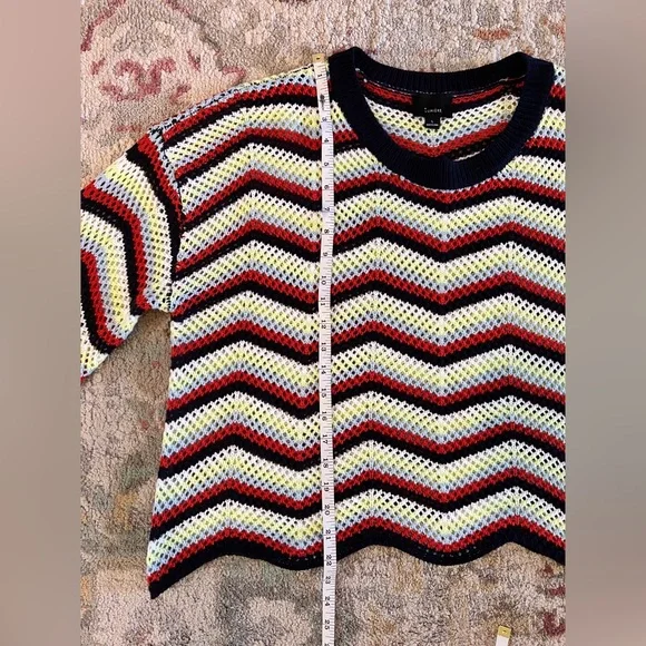 Lumiere Crochet Bell Sleeve Cropped Sweater Size L - Picture 9 of 9